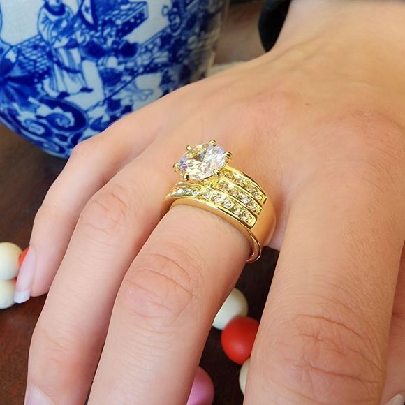 Charter Club Gold & CZ ring Sparkly Size 9 NWOT - Picture 3 of 8